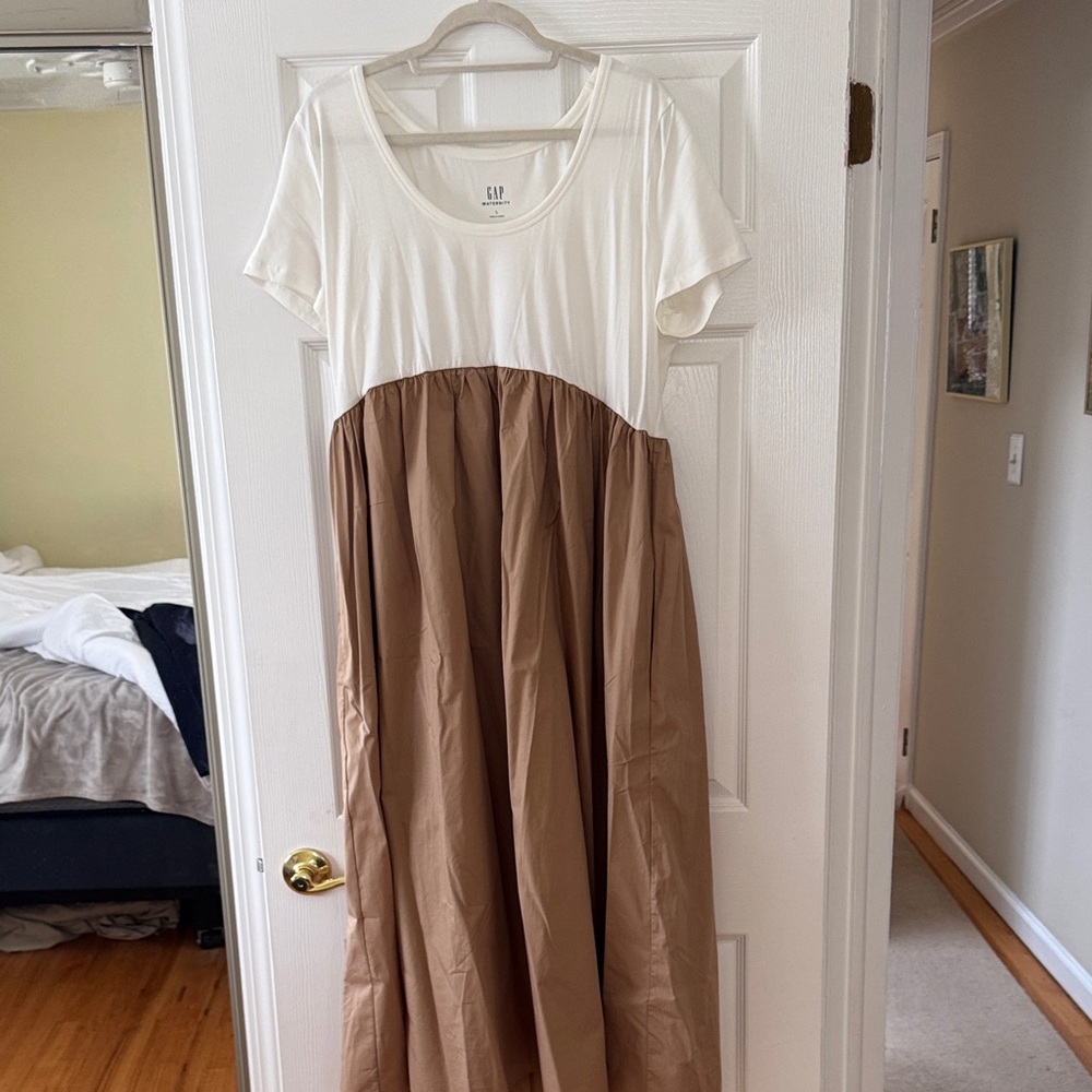 Maternity GAP Two-Tone Scoop Neck Maxi Dress in White and Camel Brown